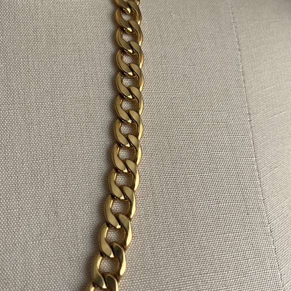Faux Gold Chain Necklace - Picture 3 of 7